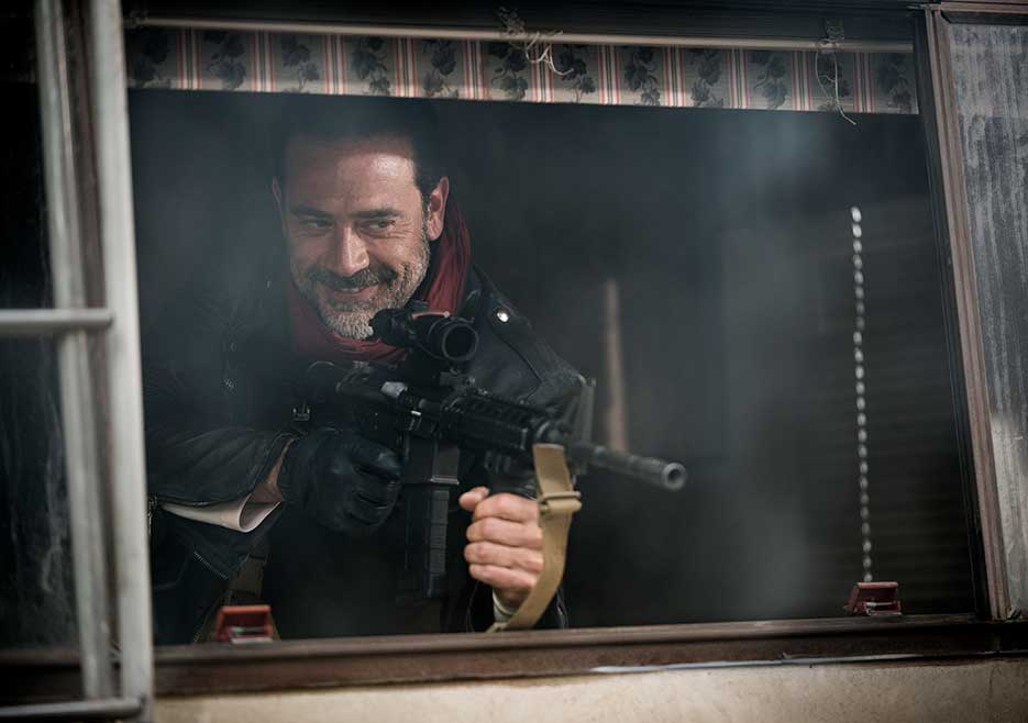 The Walking Dead Image Shows Negan Preparing To Fire