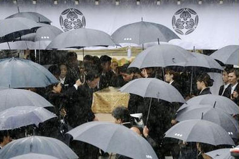 هزاران نفر در تشییع جنازه ایواتا مدیر عامل فقید نینتندو در کیوتو شرکت کردند