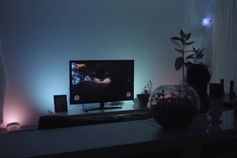 تماشا کنید: یکپارچگی کامل بازی Chariot با سیستم روشنایی اتاق نشیمن