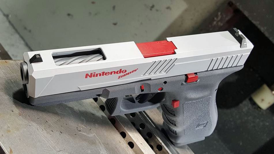 نمونه واقعی اسلحه الکترونیکی کنسول NES نینتندو ساخته شد