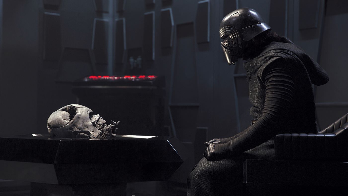 Kylo Ren and Darth Vader in Star Wars: The Force Awakens 