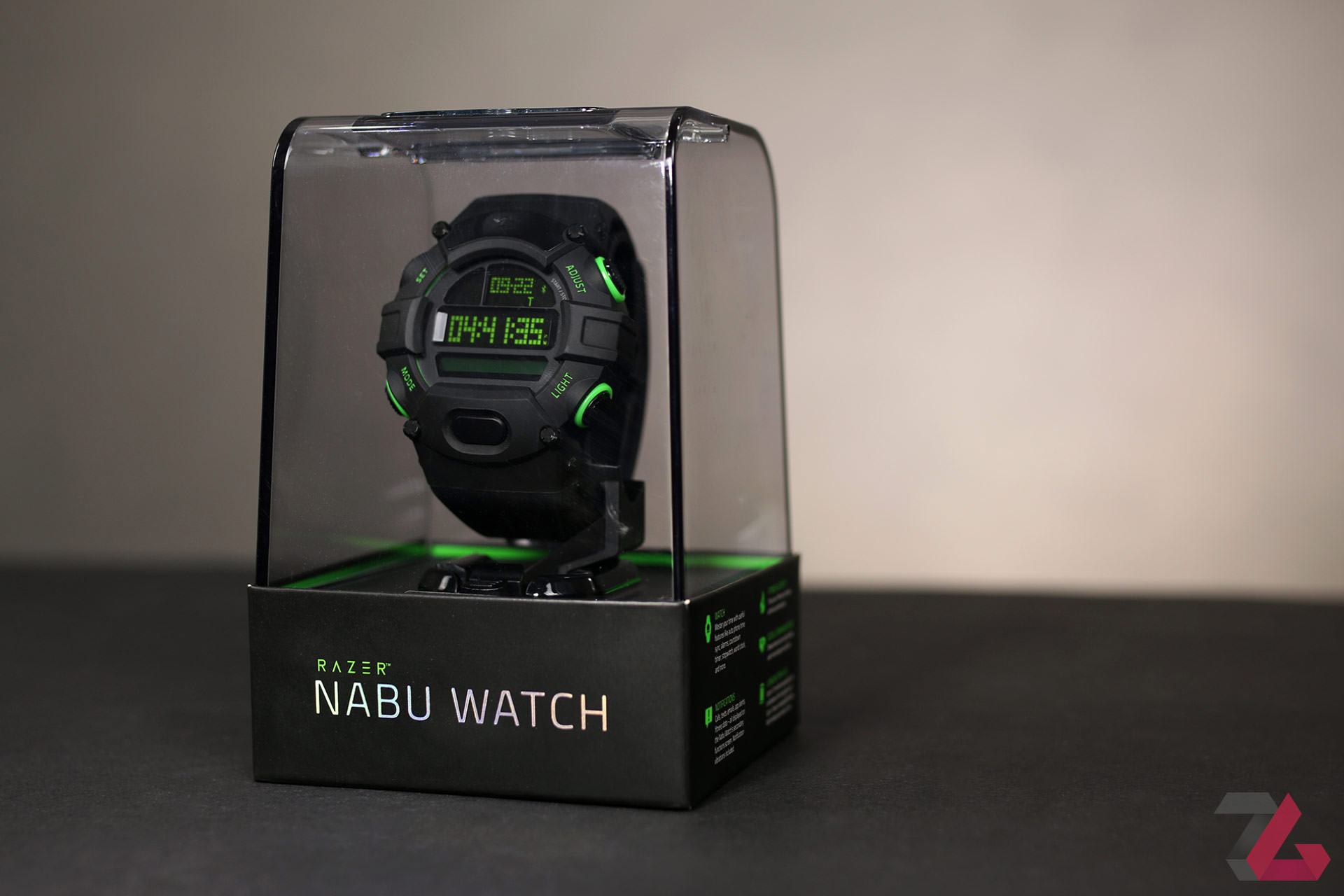 فروش ویژه ساعت هوشمند Razer Nabu Watch