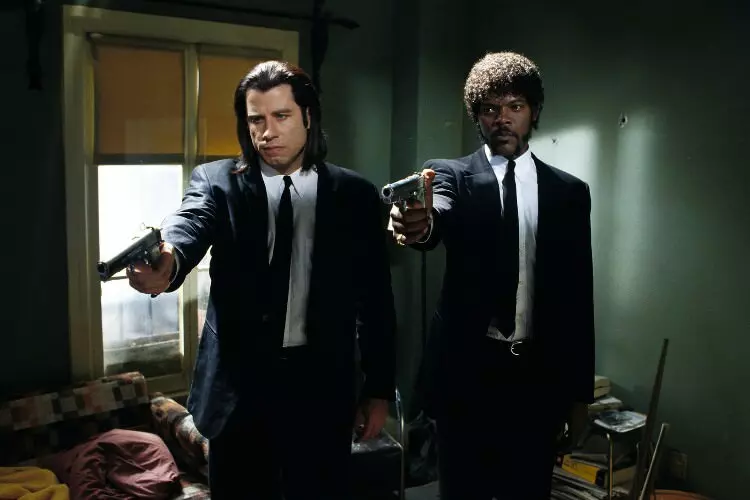 ساموئل ال. جکسون و جان تراولتا در نقش دو آدمکش در حال انجام ماموریت در فیلم پالپ فیکشن 