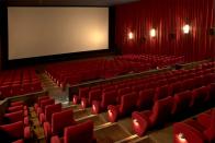 بازگشایی سینماهای بریتانیا از ماه ژوئن در صورت ادامه کاهش تلفات ویروس کرونا