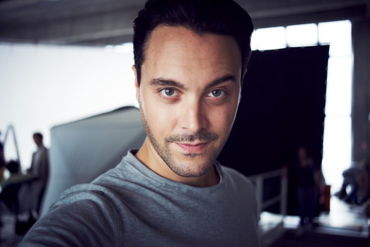 Джек. Jack Huston. Джек Хьюстон фото. Джек Бэран Режиссёр. Sage Lavinia Huston.