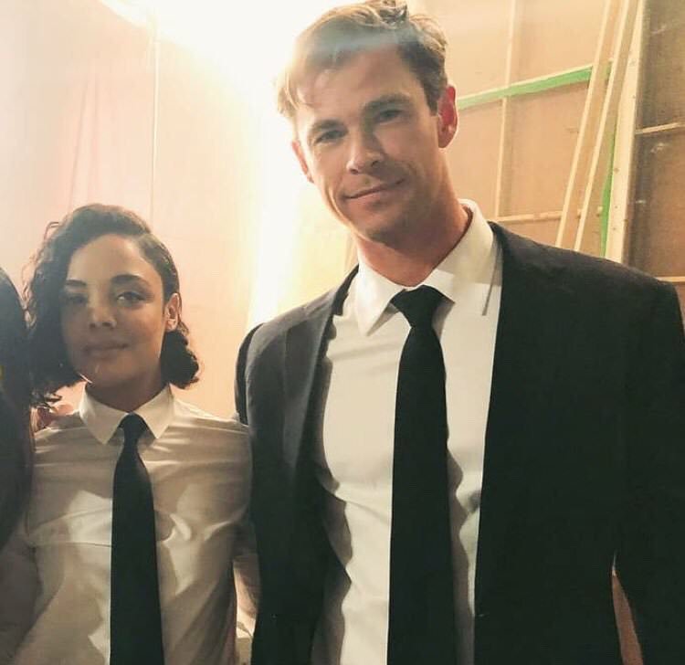 Chris Hemsworth & Tessa Thompson Men in Black BTS