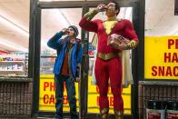 تصاویر جدید فیلم Shazam رویارویی قهرمان با شخصیت منفی را نشان می دهد 