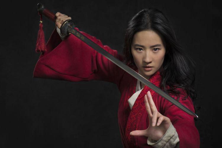 سینمادار فرانسوی پس از تخریب پوستر فیلم Mulan: ما نمی‌خواهیم بمیریم