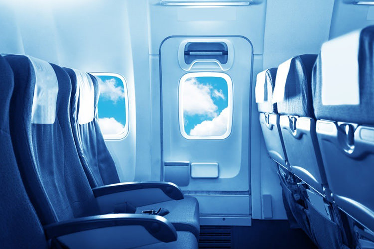 بهترین صندلی هواپیما؛ کنار پنجره یا کنار راهرو؟