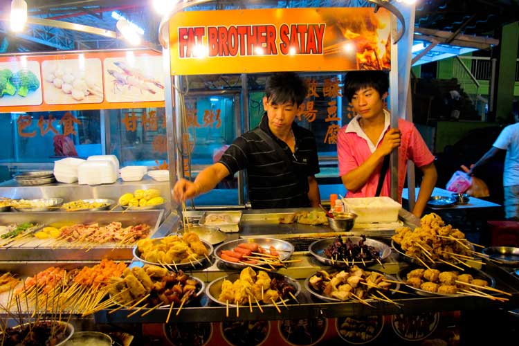 ۳ رستوران ارزان کوالالامپور برای امتحان کردن طعم غذاهای مالزی