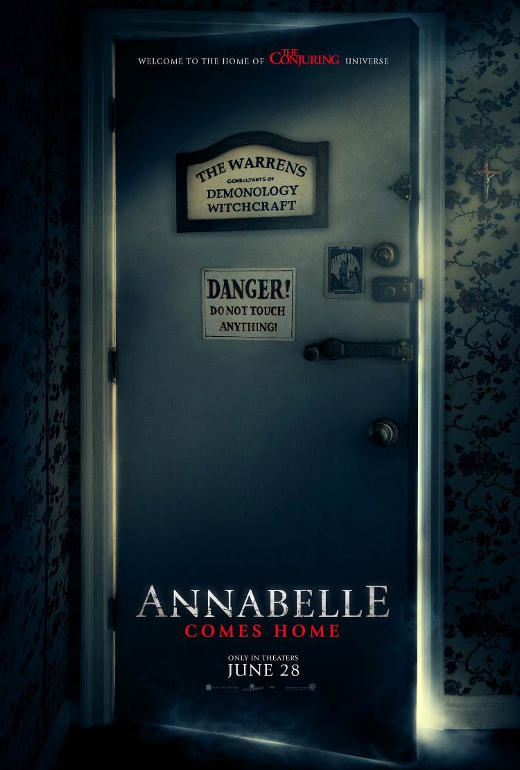 پوستر رسمی فیلم Annabelle Comes Home