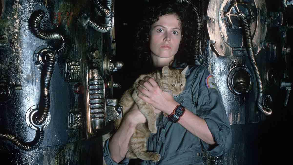 سیگورنی ویور در سفینه فضایی در فیلم Alien