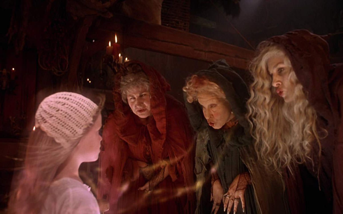 سه خواهر جادوگر سندرسون در فیلم شعبده بازی (هوکوس پوکوس)