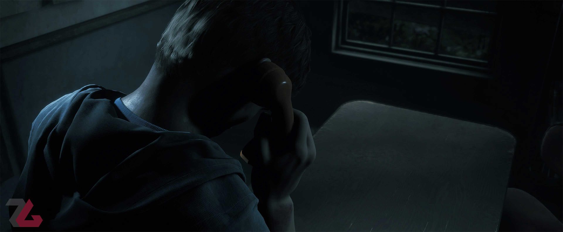 پسر در حال تلفن زدن با گوشی قدیمی در بازی ترسناک دارک پیکچرز: لیتل هوپ
