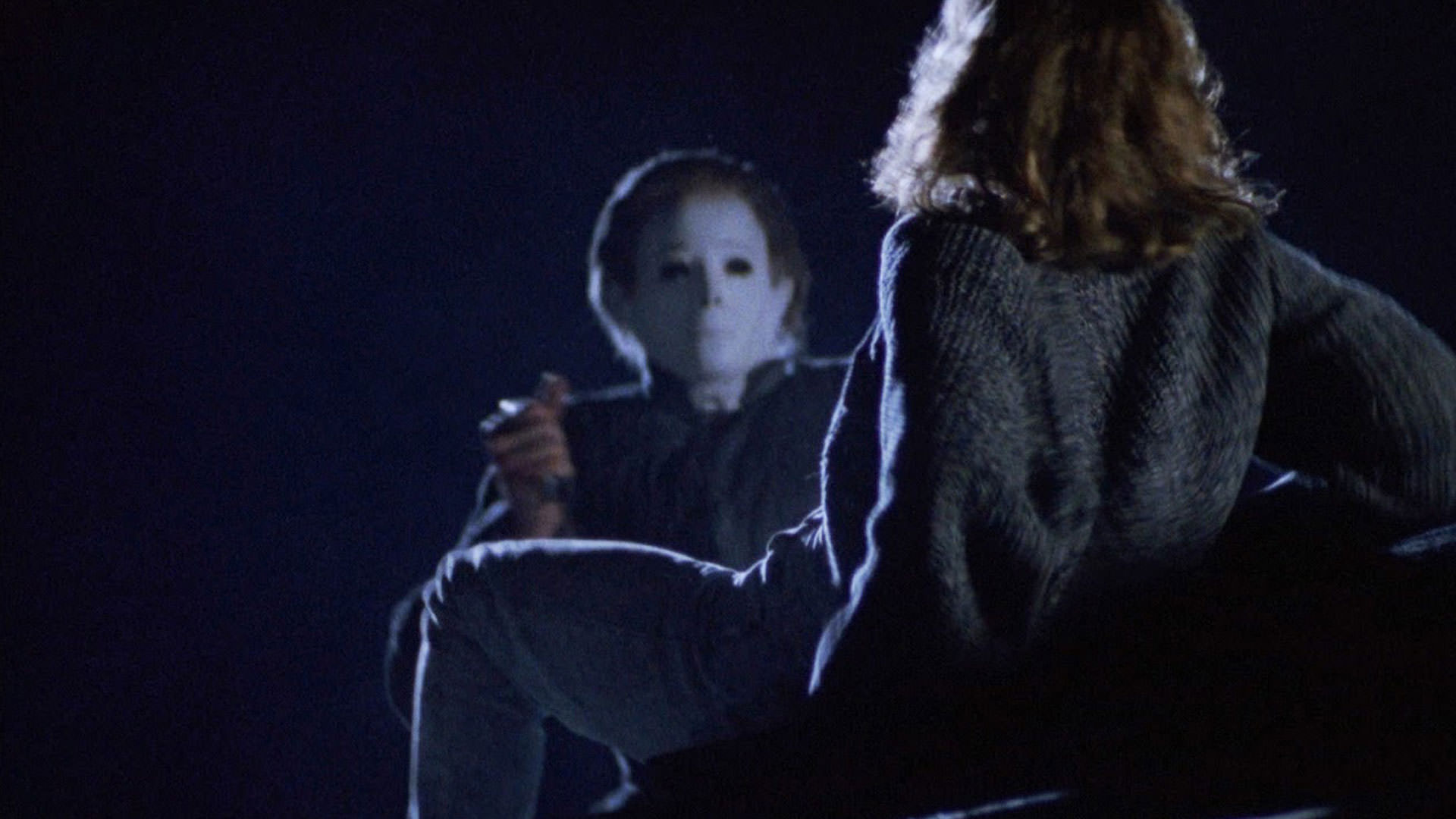 مایکل مایرز در حین کشتن لوری استرود در فیلم هالووین