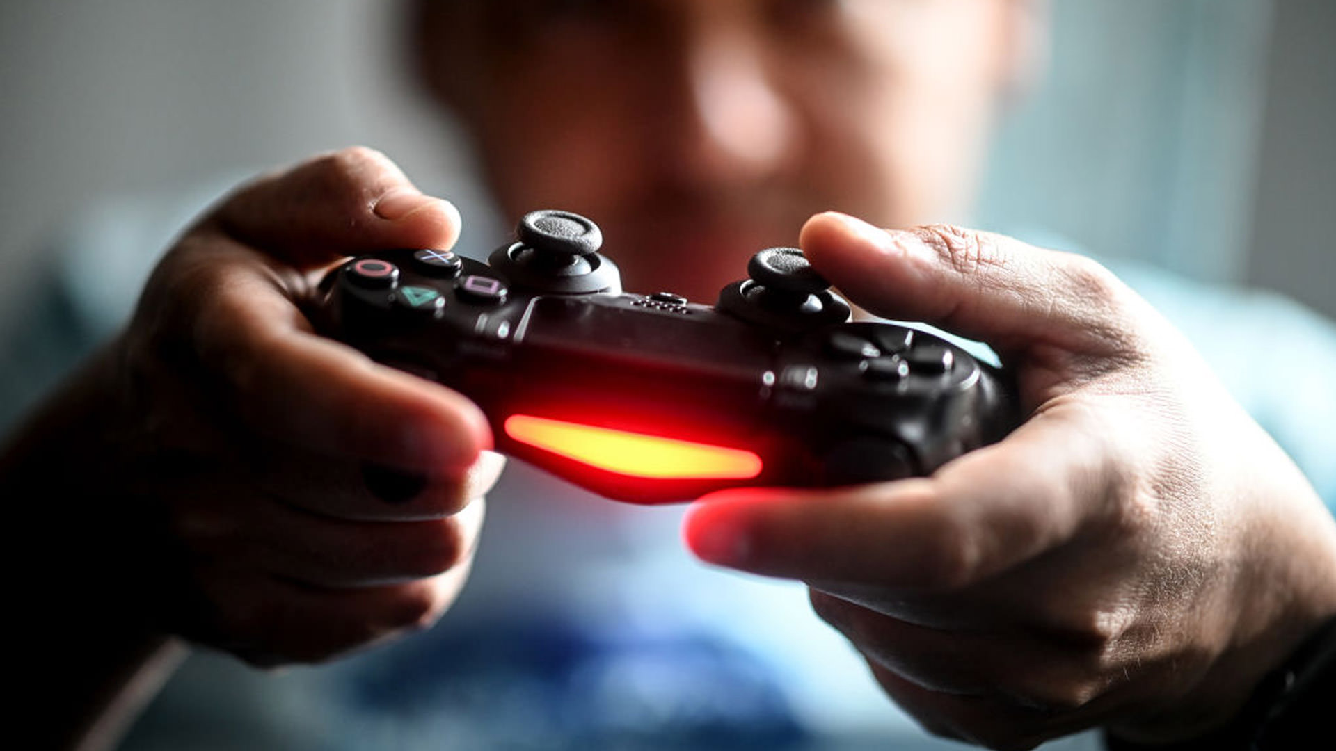 معاون نظارت بنیاد بازی‌های رایانه‌ای می‌گوید خرید و فروش اکانت بازی‌ها عملی غیرقانونی است