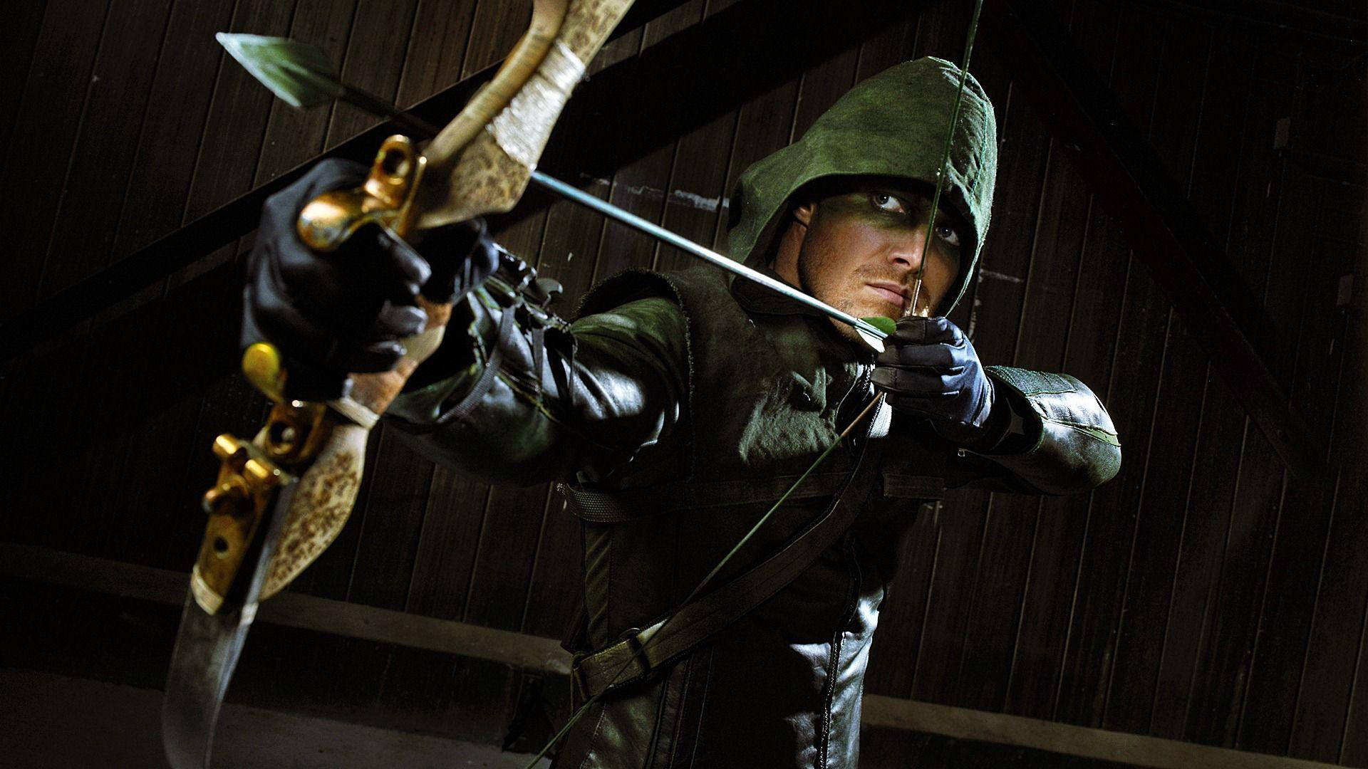 استیون اَمل پیشنهاد بازگشت سریال Arrow با فصل نهم را داده است