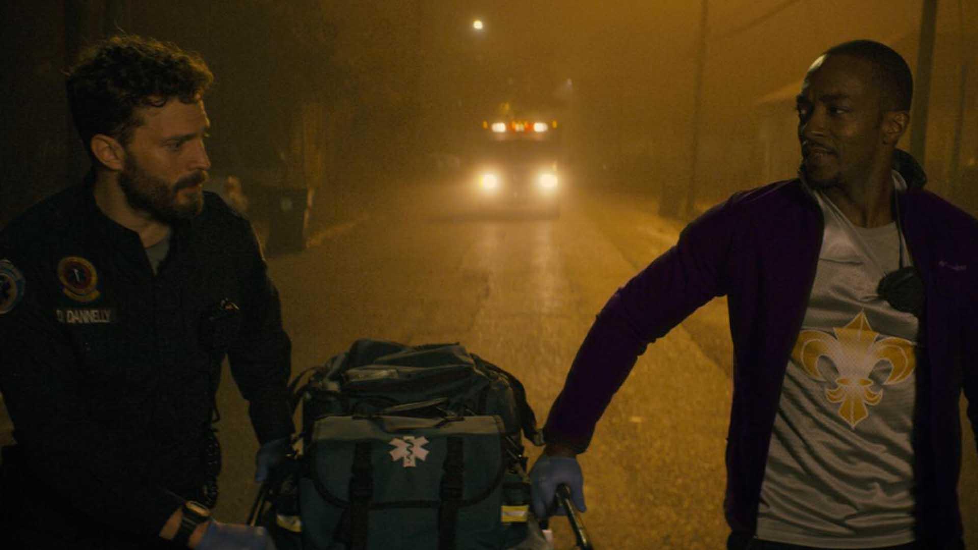 آنتونی مک‌کی در نقش استیو و جیمی درنان در نقش دنی در فیلم synchronic