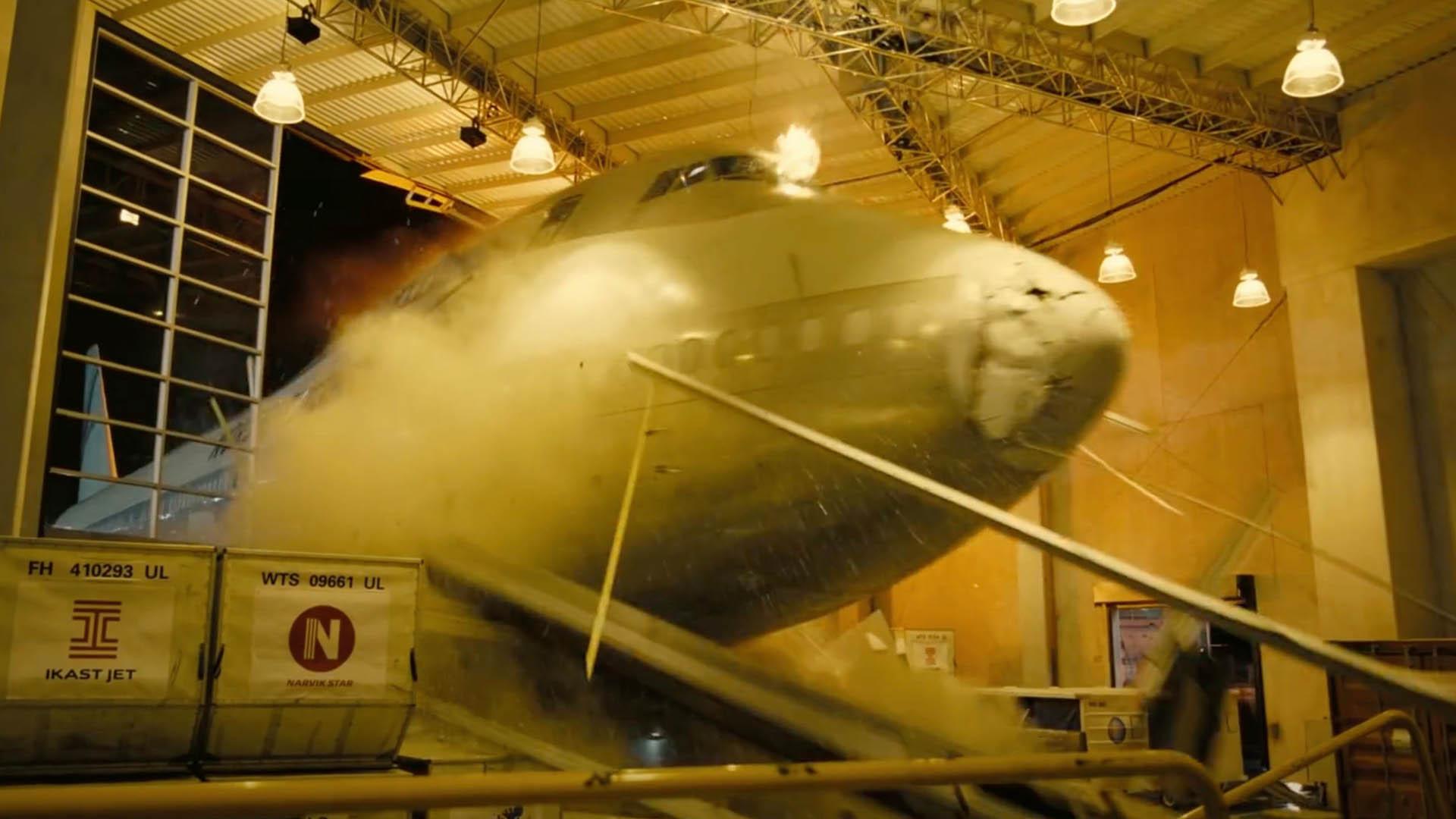 منفجر کردن یک هواپیمای واقعی در فیلم tenet
