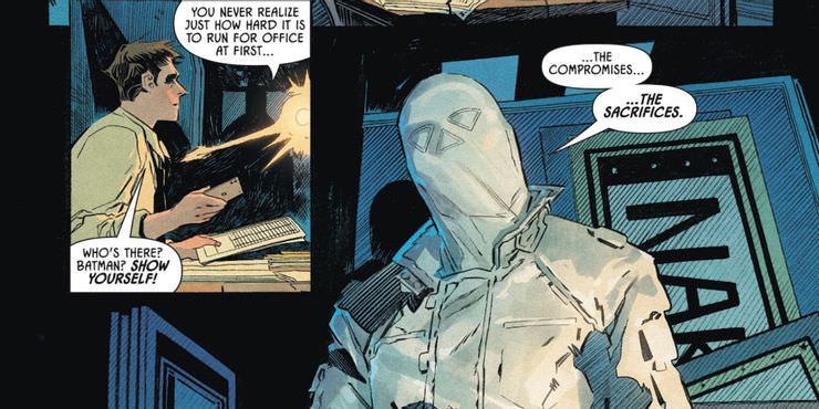 شخصیت میرر در حال صحبت کردن با کریستوفر ناکانو در سری کتاب کمیک Detective Comics