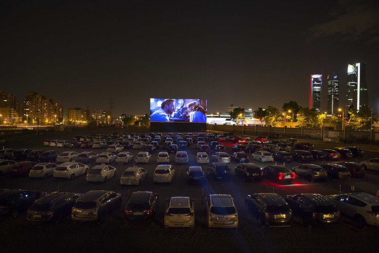 فیلم سینمایی خروج در سینما ماشین به نمایش درخواهد آمد