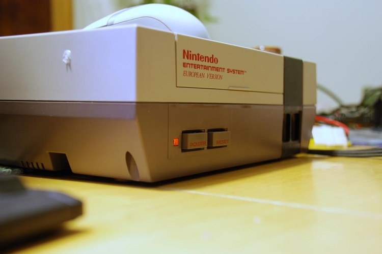 یکی از کاربران یوتیوب، کنسول NES را به یک کیس گیمینگ تبدیل کرده است