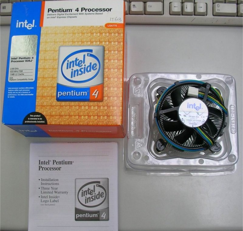 Pentium_4_Processor_LGA775_FAN