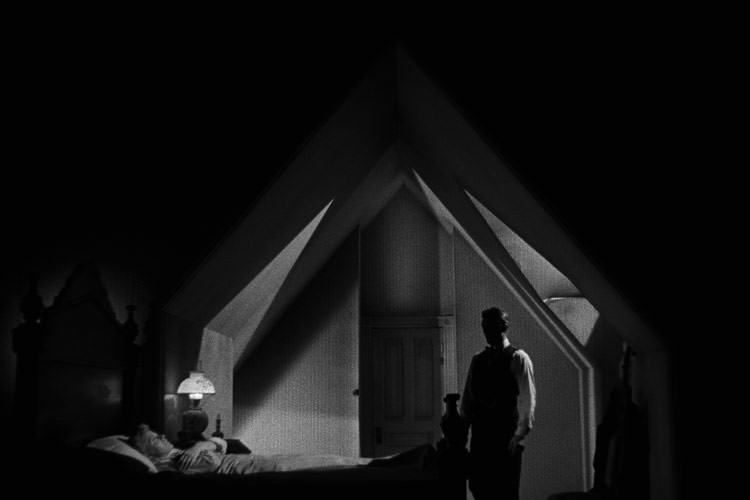 چادر اقامتی ترسناک در فیلم سیاه و سفید شب شکارچی