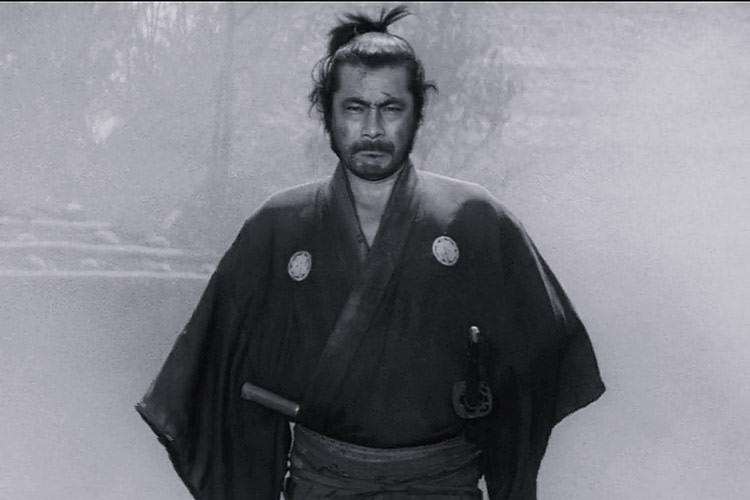 مرد عصبانی ژاپنی در تصویر سیاه و سفید فیلم Yojimbo