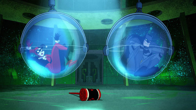 بتمن/شوالیه تاریکی و هارلی کوئین گیرافتاده در حباب کنار چکش بزرگ در انیمیشن دی سی