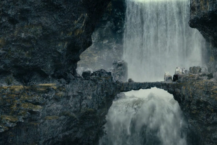 آبشار بزرگ در سریال Cursed/نفرین شده نتفلیکس