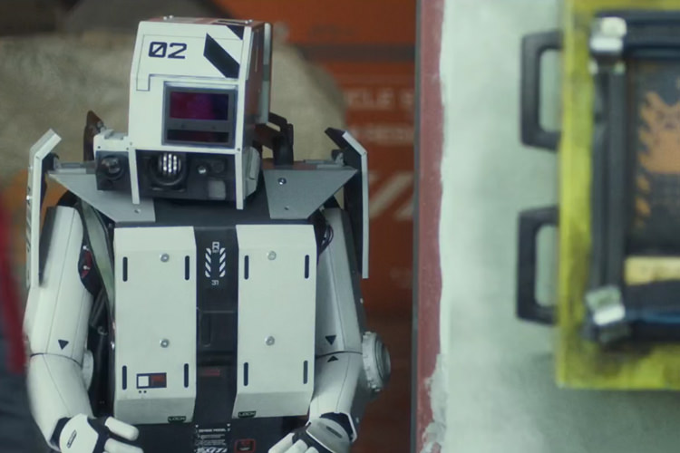 احساس حسودی کردن ربات جی ۲ در فیلم آرشیو