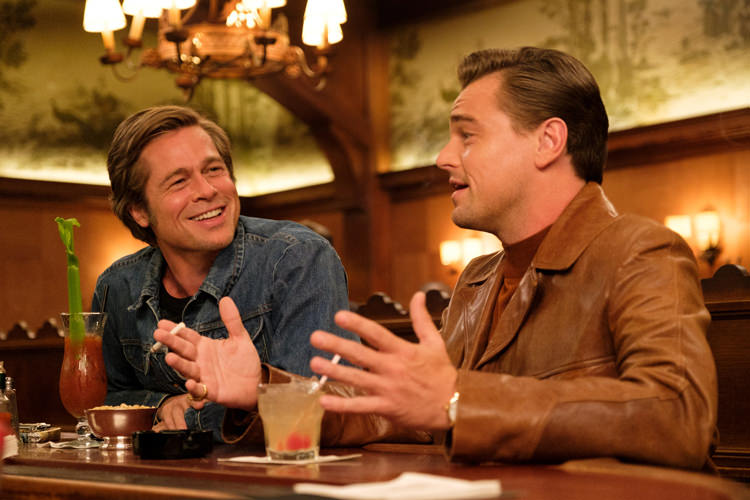 گفتگوی ریک دالتون و کلیف بوث در کافه در فیلم روزی روزگاری در هالیوود