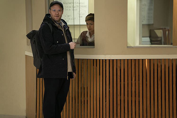 سث روگن در پذیرش بیمارستان در فیلم An American Pickle