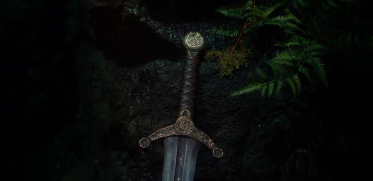 شمشیر در سنگ سریال Cursed