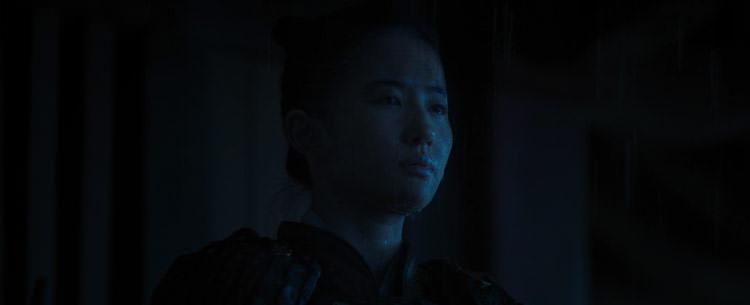 اشک های دختر چینی زیر باران شب تاریک در فیلم Mulan دیزنی