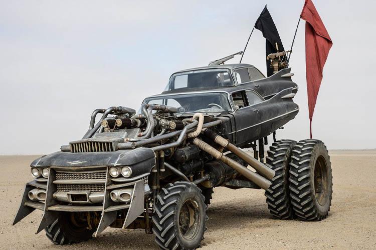 ماشین شخصیت جو جاویدان به‌نام GigaHorse در فیلم Mad Max: Fury Road 