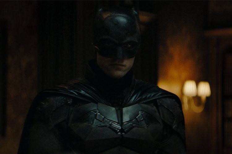 فیلمبرداری فیلم The Batman به علت مثبت شدن تست کرونا یکی از اعضای تیم تولید دوباره متوقف شد [بروزرسانی]