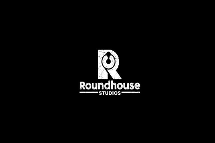 لوگوی استودیو Roundhouse