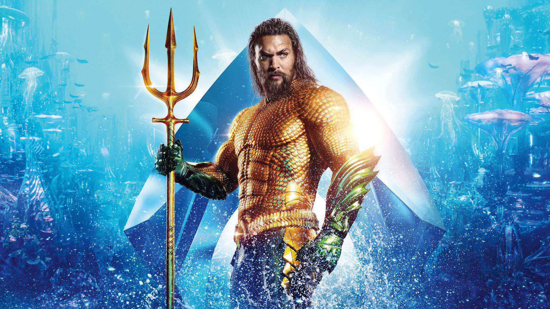 جیسون موموآ در نقش آکوامن در پوستر فیلم Aquaman 