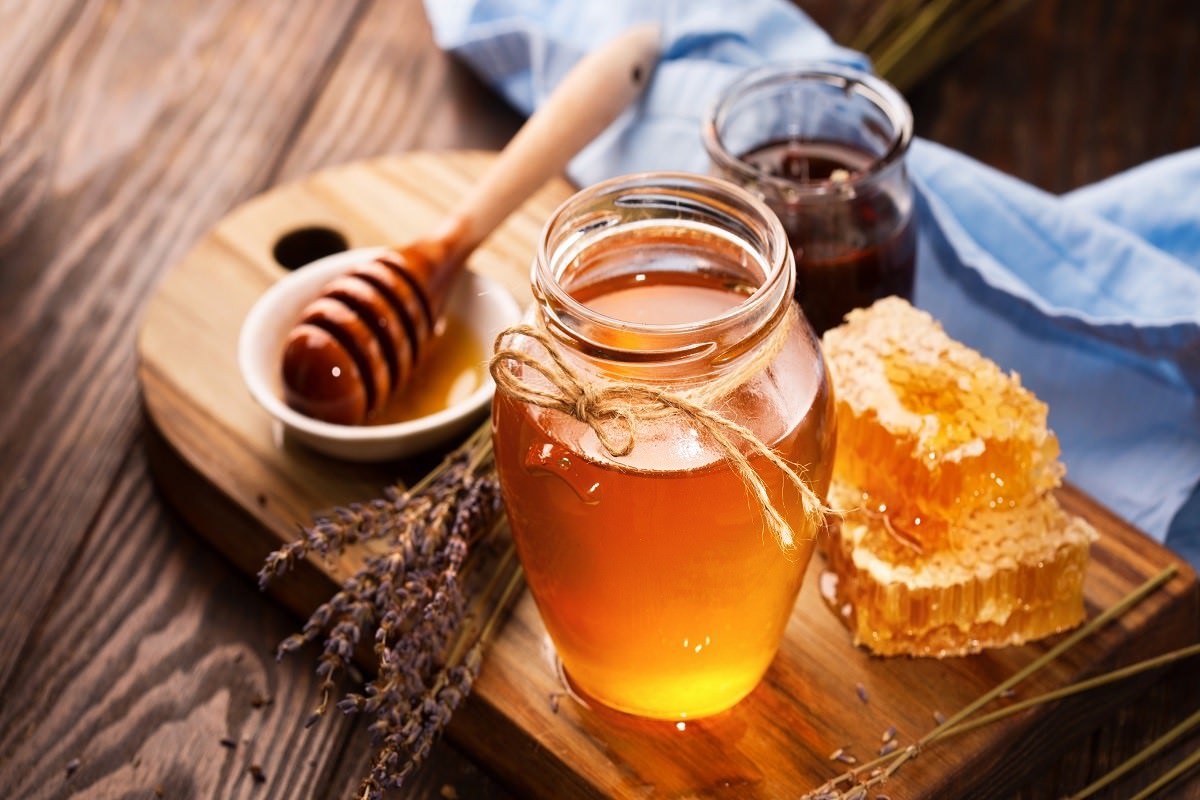 با مصرف عسل، بیشتر زنده بمانیم؛ خرید عسل طبیعی از سایت بهار هانی