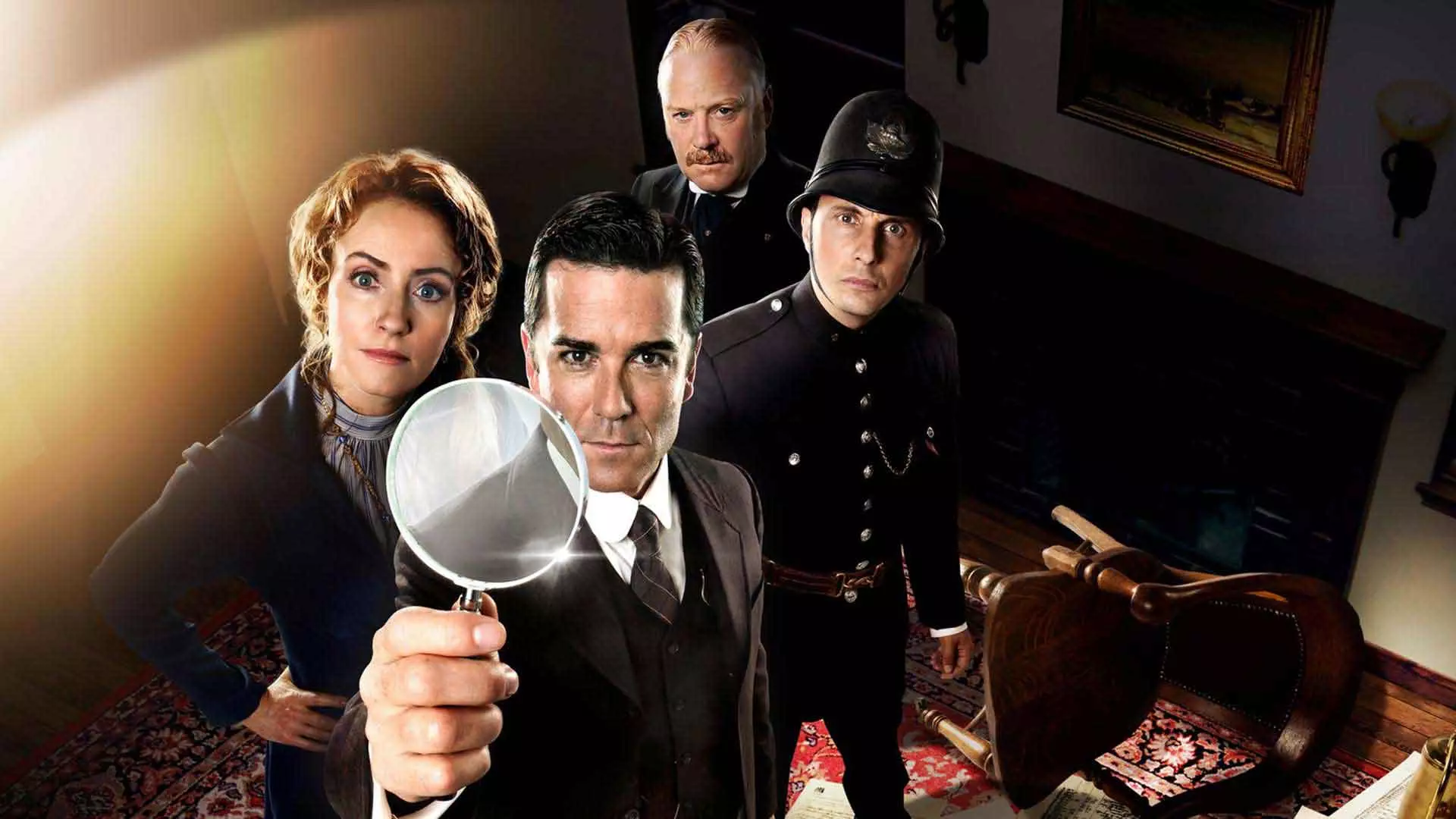 یانیک بیسون در نقش ویلیام مرداک در کنار جولیا آگدن، سروان کراپتری و رئیس پلیس براکنرید