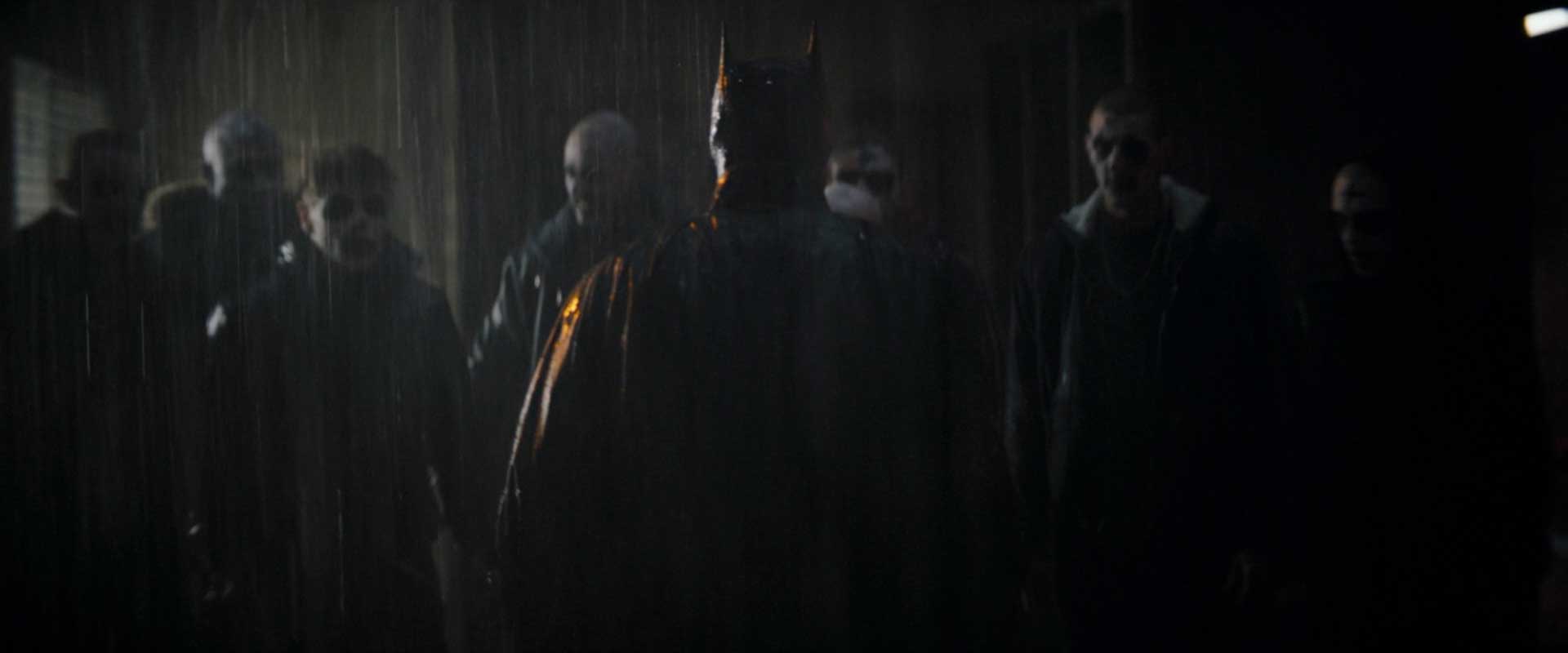 بتمن مقابل اراذل و اوباش عادی شهر در فیلم The Batman