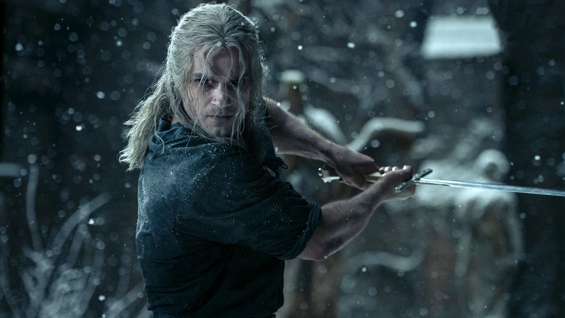 گرالت با بازی هنری کویل در فصل دوم سریال The Witcher زیر آب و هوای برفی تمرین می کند.