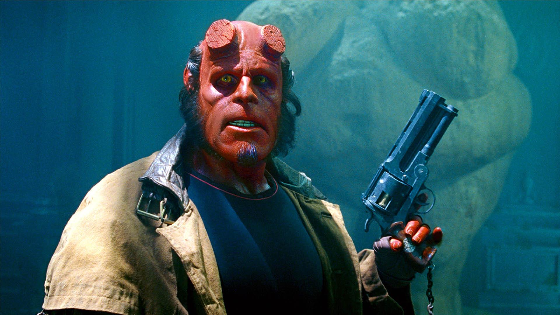 ران پرلمن در نقش پسر جهنمی در فیلم Hellboy