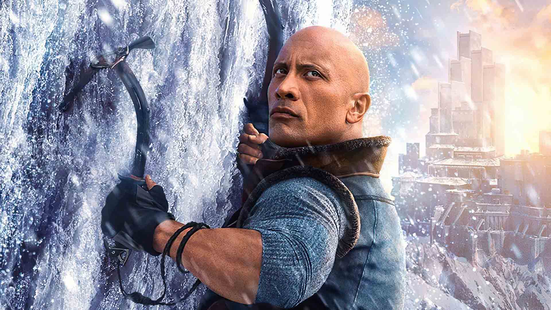 دواین جانسون در فیلم Jumanji: The Next Level از کوه یخی بالا می‌رود