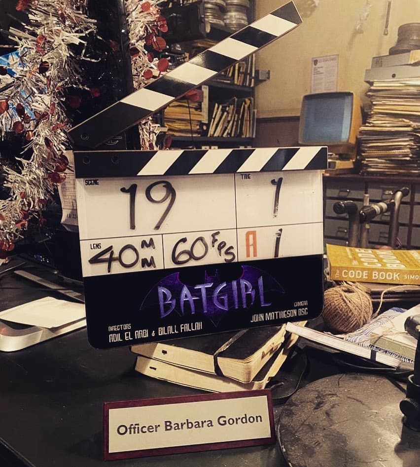دفتر افسر باربارا گوردون در اولین روز فیلمبرداری فیلم Batgirl