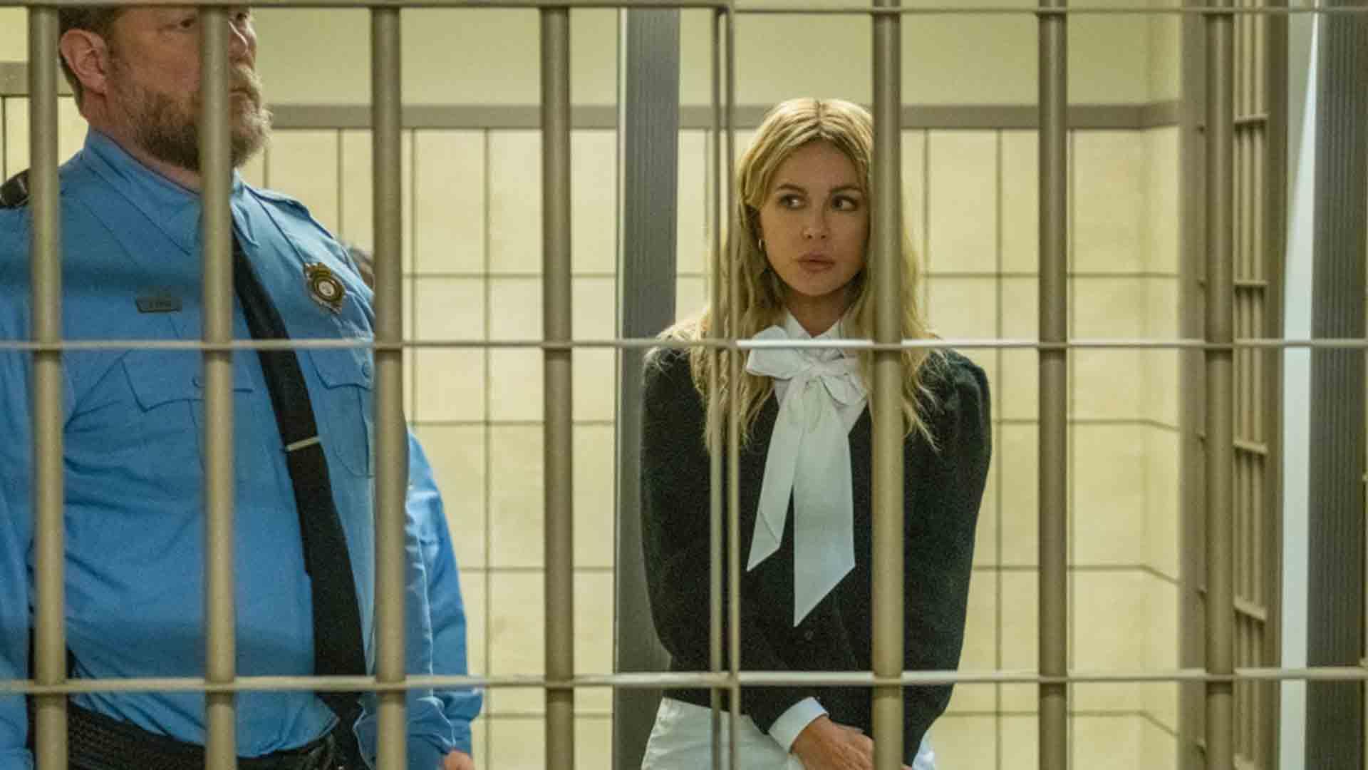 کیت بکینسل در زندان در سریال Guilty Party