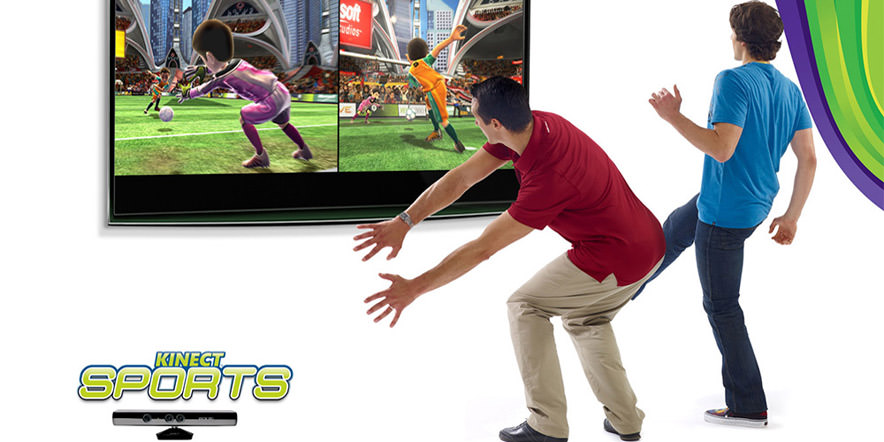 دو نفر مشغول بازی Kinect Sports