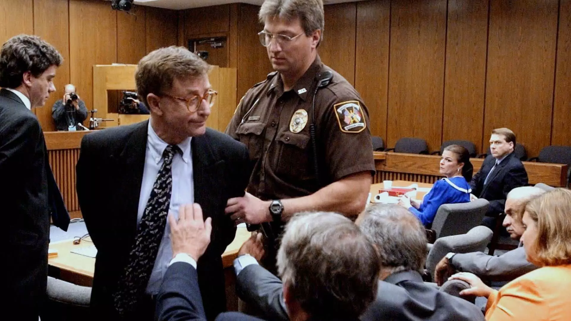 مایکل پترسون در مینی سریال The Staircase در دادگاه